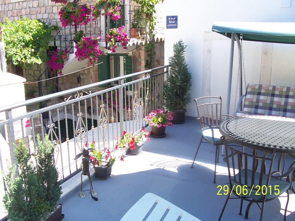 Apartment Romic Omis Luaran gambar