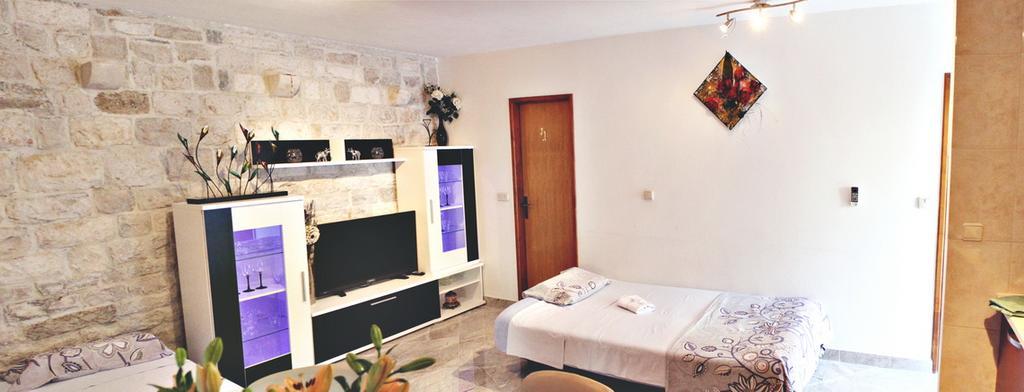 Apartment Romic Omis Luaran gambar