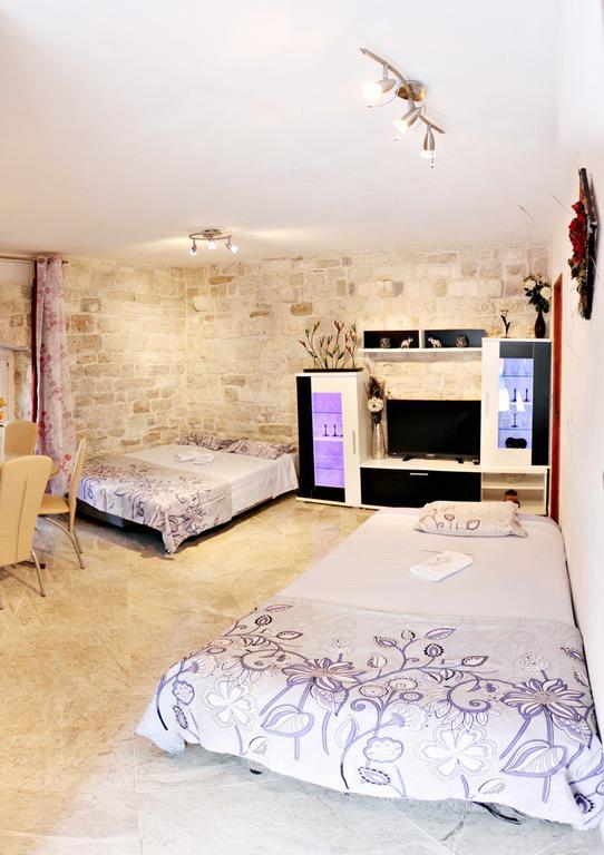 Apartment Romic Omis Luaran gambar