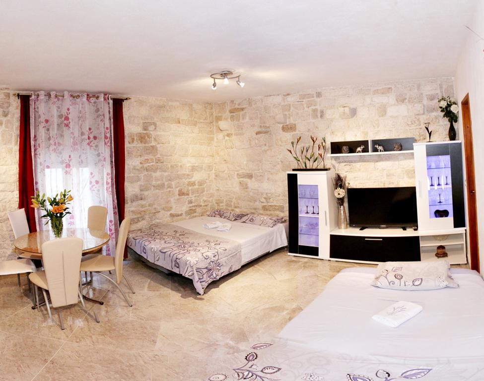 Apartment Romic Omis Luaran gambar