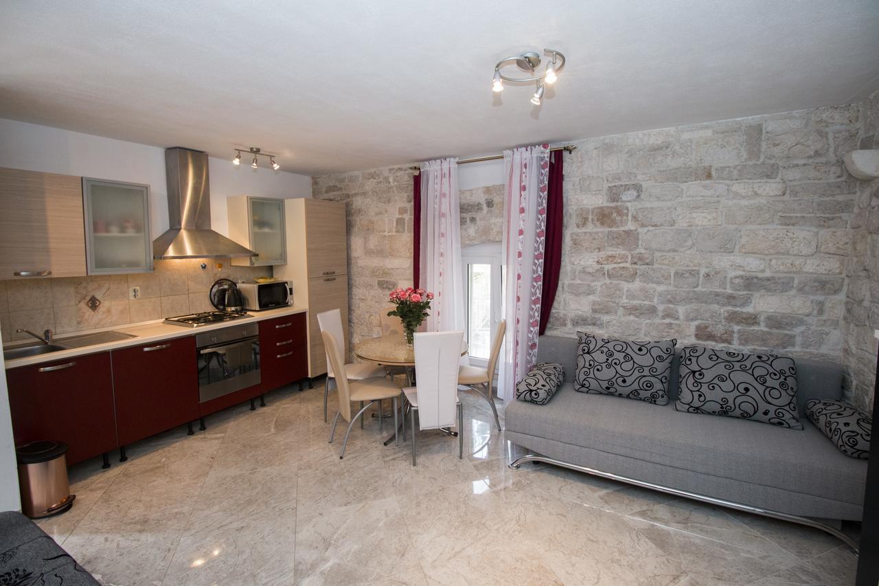 Apartment Romic Omis Luaran gambar