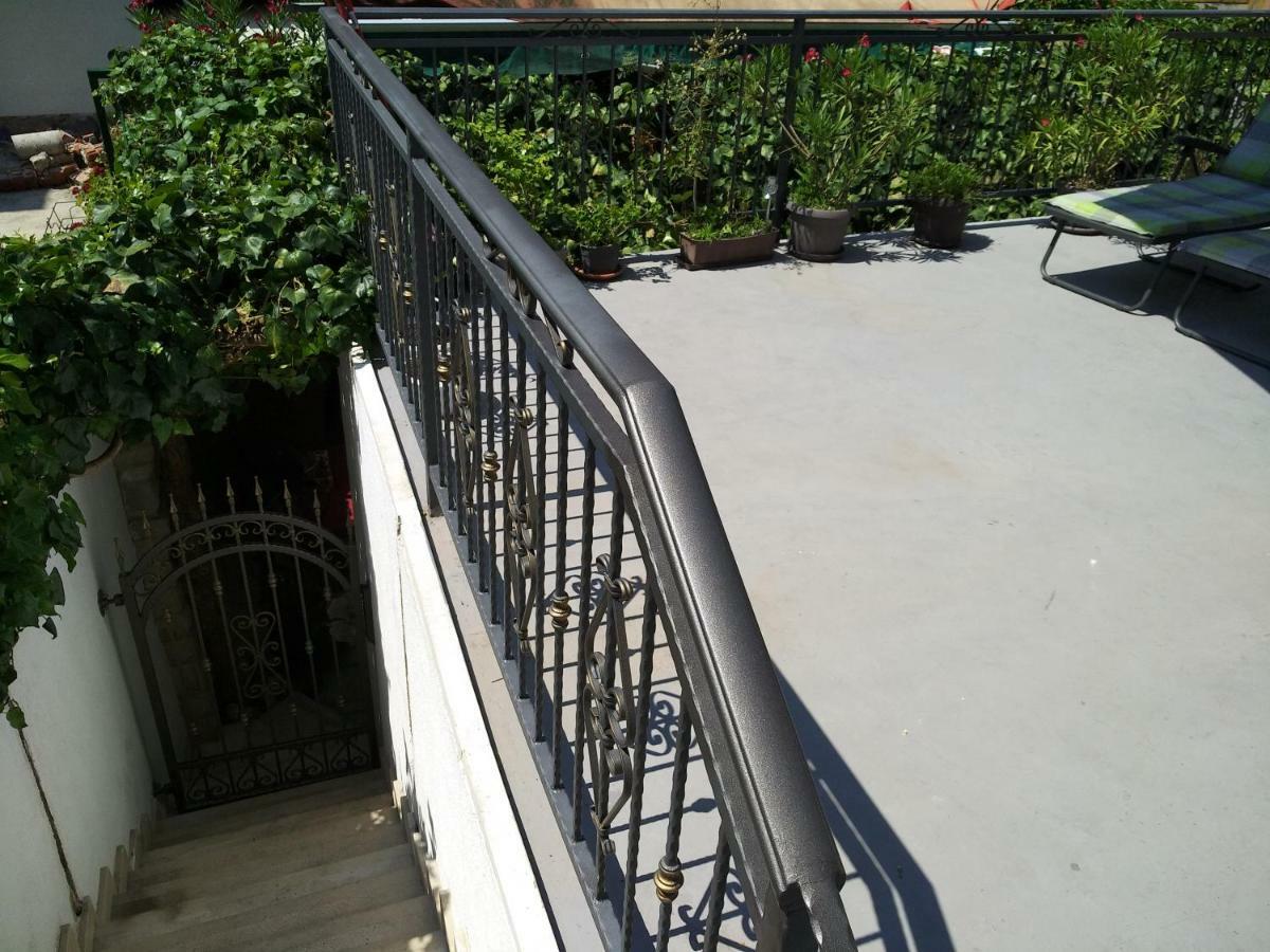 Apartment Romic Omis Luaran gambar